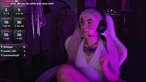 Snapshot of bluedweeb chatting on 02/27/25, 08:06 Blue online show from 02/27/25, 08:06