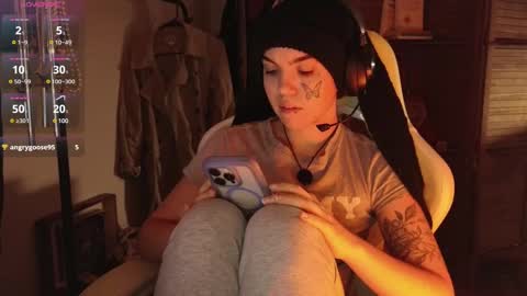 Snapshot of bluedweeb chatting on 03/09/25, 06:39 Blue online show from 03/09/25, 06:39