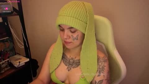 Snapshot of bluedweeb chatting on 02/20/26, 04:31 Blue online show from 02/20/26, 04:31