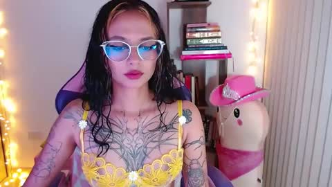Im Abril .. Nice to meet you  thumb up me please its important  INDEPENDENT MODEL online show from 09/26/25, 12:47