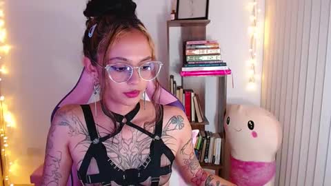 Im Abril .. Nice to meet you  thumb up me please its important  INDEPENDENT MODEL online show from 09/27/25, 12:59