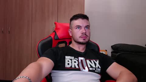 blueeyeboy0 online show from 01/07/25, 09:35