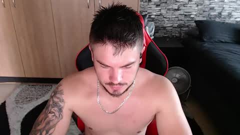 blueeyeboy0 online show from 02/12/25, 09:42