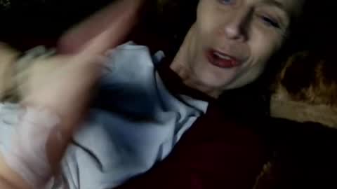 Snapshot of blueeyedlie chatting on 02/18/26, 06:31 Blueeyedlie online show from 02/18/26, 06:31