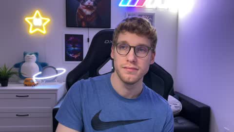 Snapshot of blueeyedtallguy chatting on 12/03/24, 01:08 blueeyedtallguy online show from 12/03/24, 01:08