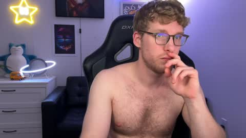 Snapshot of blueeyedtallguy chatting on 12/04/24, 08:01 blueeyedtallguy online show from 12/04/24, 08:01