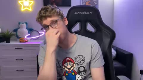 Snapshot of blueeyedtallguy chatting on 12/06/24, 04:36 blueeyedtallguy online show from 12/06/24, 04:36