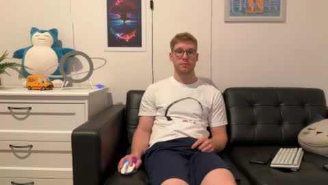 Snapshot of blueeyedtallguy chatting on 12/14/24, 10:50 blueeyedtallguy online show from 12/14/24, 10:50