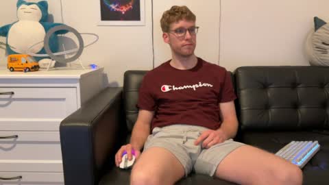 Snapshot of blueeyedtallguy chatting on 01/08/25, 04:44 blueeyedtallguy online show from 01/08/25, 04:44