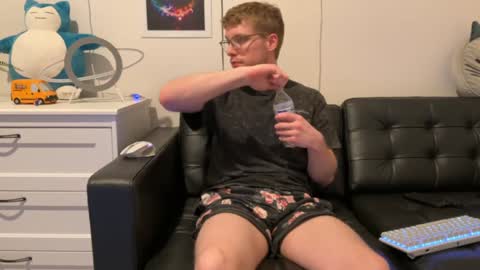 Snapshot of blueeyedtallguy chatting on 01/09/25, 04:52 blueeyedtallguy online show from 01/09/25, 04:52