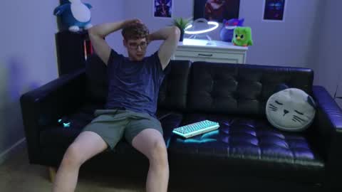 Snapshot of blueeyedtallguy chatting on 09/14/25, 05:56 blueeyedtallguy online show from 09/14/25, 05:56