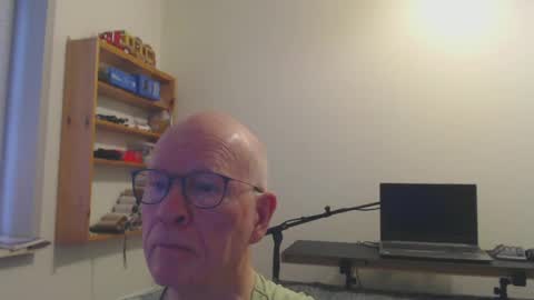 blueeyesn8 online show from 01/01/25, 11:27