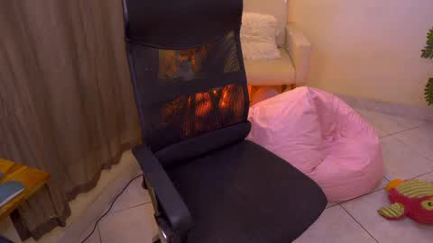 FLORAA online show from 05/06/26, 03:28
