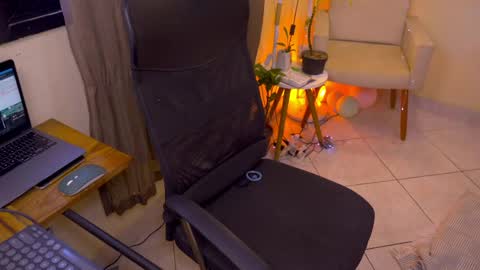 FLORAA online show from 05/16/26, 05:34