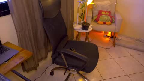 FLORAA online show from 05/28/26, 01:52