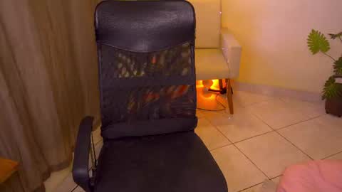 FLORAA online show from 06/14/26, 03:36