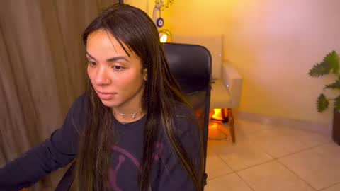 FLORAA online show from 06/19/26, 06:01