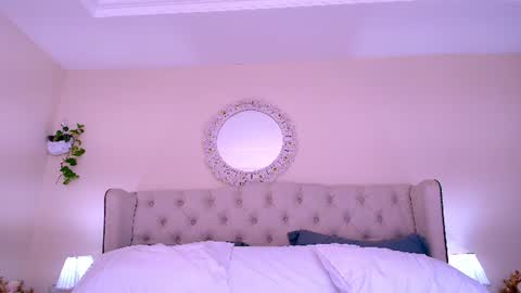 FLORAA online show from 07/07/26, 04:22
