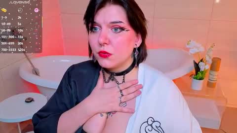 Hi my name is Lunaray online show from 11/18/25, 10:09