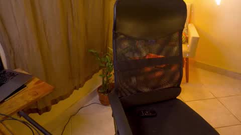 FLORAA online show from 12/21/25, 08:43