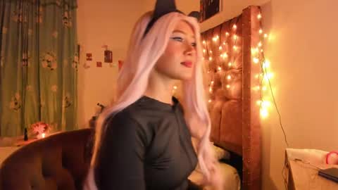 Snapshot of blumasweet chatting on 02/16/25, 07:48 Bluma Sweet online show from 02/16/25, 07:48