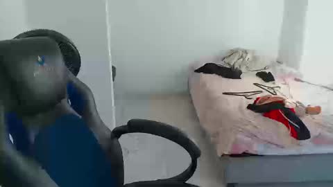  Hey guysI am BrendaWelcome my room online show from 03/19/26, 09:19