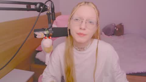 Snapshot of blush_alert chatting on 06/30/26, 10:49 Diana online show from 06/30/26, 10:49