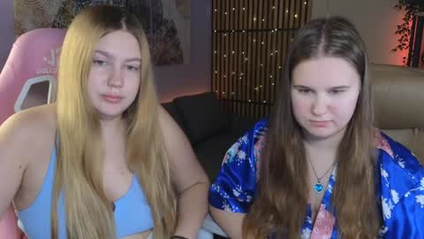 Snapshot of blush_ellie chatting on 12/15/24, 09:13 Ellie3 online show from 12/15/24, 09:13