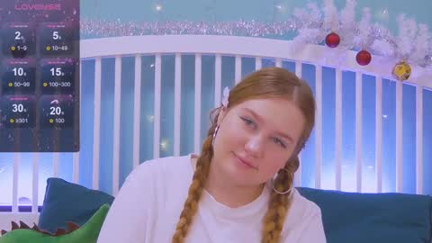 Snapshot of blush_ellie chatting on 01/05/25, 04:48 Ellie3 online show from 01/05/25, 04:48