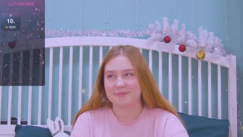 Snapshot of blush_ellie chatting on 01/06/25, 05:38 Ellie3 online show from 01/06/25, 05:38