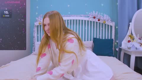 Snapshot of blush_ellie chatting on 01/11/25, 11:34 Ellie3 online show from 01/11/25, 11:34