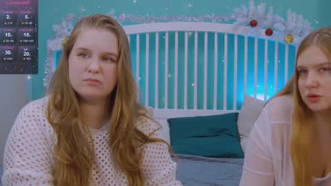 Snapshot of blush_ellie chatting on 01/14/25, 04:18 Ellie3 online show from 01/14/25, 04:18