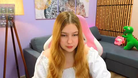 Snapshot of blush_ellie chatting on 02/10/25, 10:31 Ellie3 online show from 02/10/25, 10:31