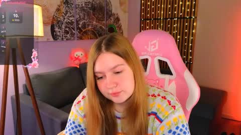 Snapshot of blush_ellie chatting on 03/07/25, 03:07 Ellie3 online show from 03/07/25, 03:07