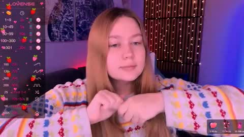 Snapshot of blush_ellie chatting on 10/27/25, 11:03 Ellie3 online show from 10/27/25, 11:03