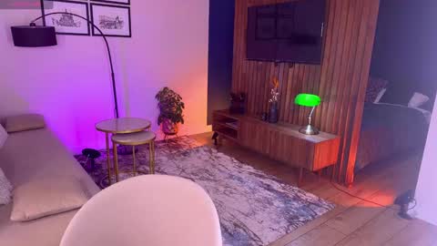 Mikki chan online show from 10/23/25, 07:51