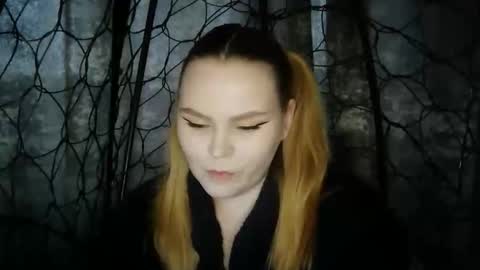 blushing_star online show from 11/29/25, 09:12