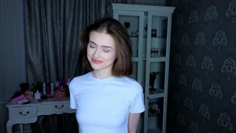 Snapshot of bluuemarine chatting on 05/15/26, 05:20 Mary online show from 05/15/26, 05:20