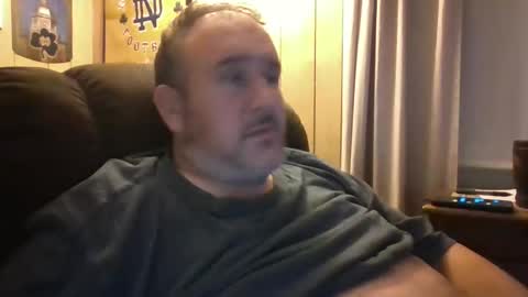 Snapshot of bman233450 chatting on 10/16/25, 03:18 bman233450 online show from 10/16/25, 03:18