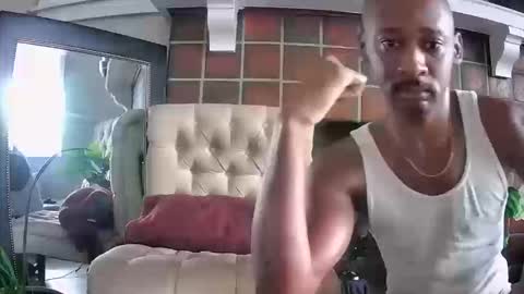 Snapshot of bms777 chatting on 10/12/25, 01:43 bms777 online show from 10/12/25, 01:43