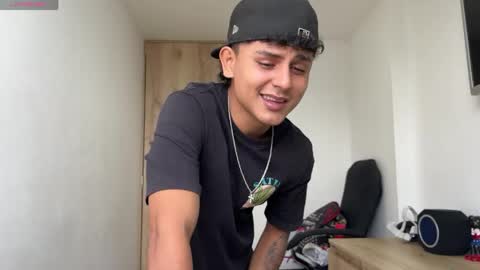 Bob  INDEPENDENT MODEL online show from 04/15/26, 05:09