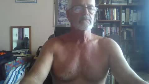 Snapshot of bobbgud chatting on 04/18/26, 09:13 Bobbgud online show from 04/18/26, 09:13