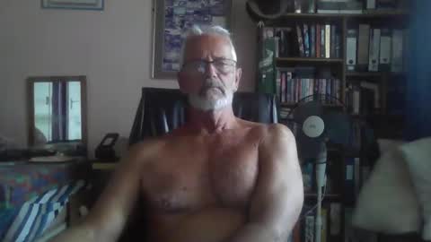 Snapshot of bobbgud chatting on 04/24/26, 12:18 Bobbgud online show from 04/24/26, 12:18