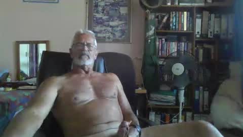 Snapshot of bobbgud chatting on 05/20/26, 01:17 Bobbgud online show from 05/20/26, 01:17