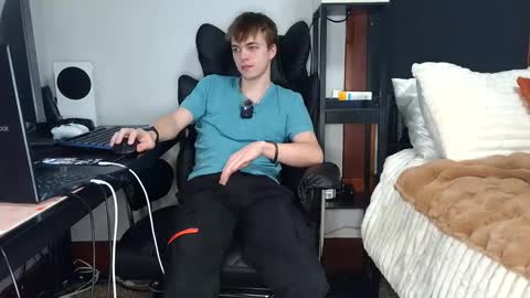 bobby72738 online show from 09/11/25, 03:28