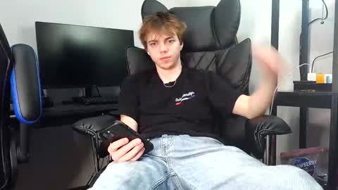 bobby72738 online show from 11/22/25, 04:55