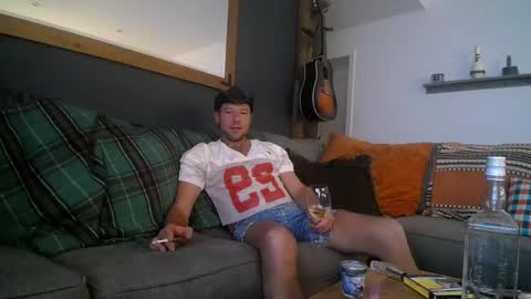 Bobby and Sadie online show from 10/31/25, 04:57