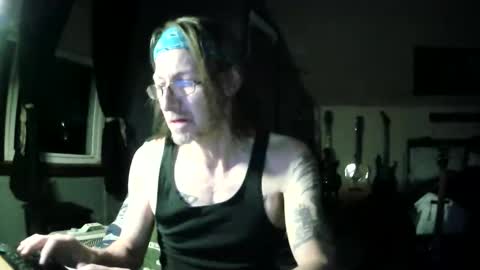 Snapshot of bobbyj75 chatting on 04/07/26, 03:29 BobbJ online show from 04/07/26, 03:29