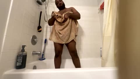 Luv bug  online show from 12/12/24, 09:15