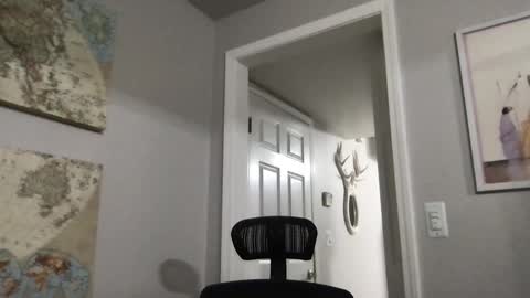 bobbylightfoot3 online show from 12/08/24, 06:11